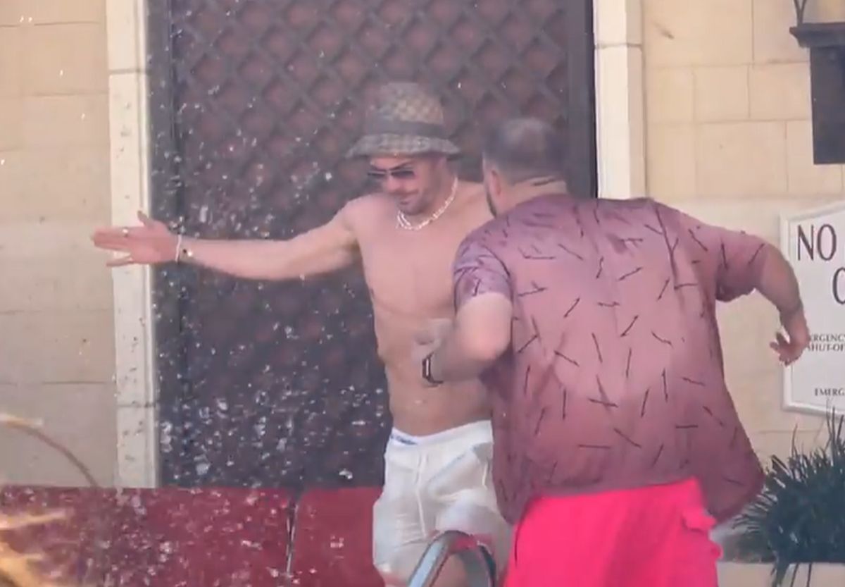 Jack Grealish, surprins de paparazzii într-o cârciumă cu bere ieftină