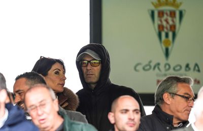 Zidane vs Zidane, cu tata în tribună. Pentru unul s-a terminat pe targă!