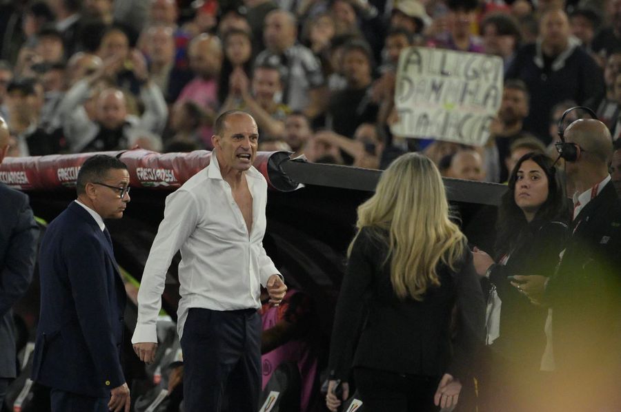 Massimiliano Allegri își ieșise deja din minți din timpul finalei Cupei Italiei, Atalanta - Juventus 0-1, din mai 2024 / Foto: Imago Exemplul Seriei A pentru Marius Șumudică: ce au pățit doi antrenori celebri care i-au amenințat și intimidat pe ziariști!