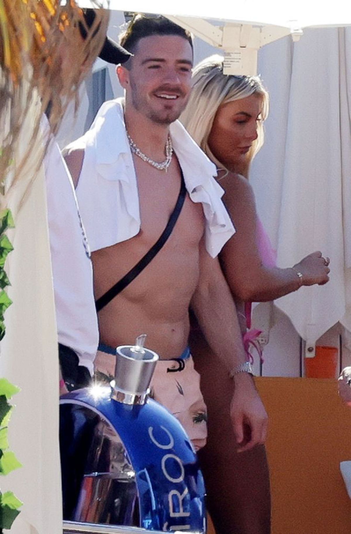 Jack Grealish, surprins de paparazzii într-o cârciumă cu bere ieftină