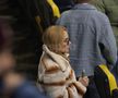 Soția și fiica lui Marius Șumudică, surprinse încălcând regulamentul pe Arena Națională la Rapid - FCSB