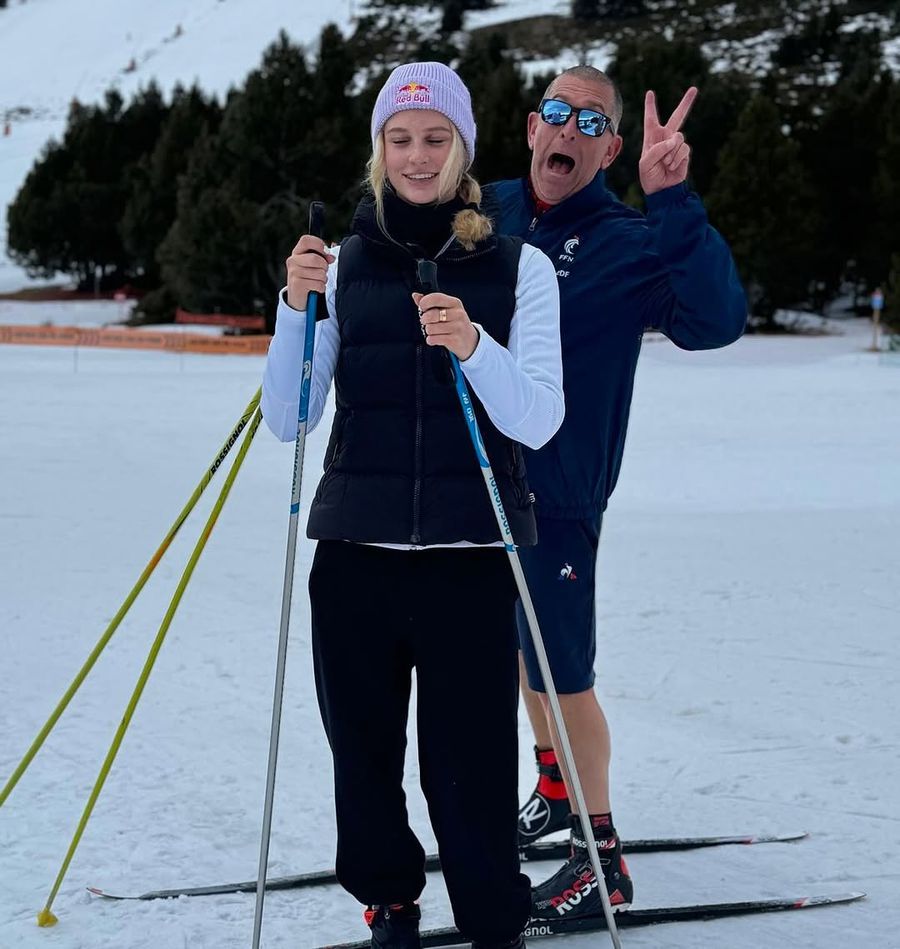 Summer McIntosh profitând de timpul liber la Font Romeu Cum se pregătesc înotătorii de top la început de an » Summer McIntosh și David Popovici la altitudine, Leon Marchand și Thomas Ceccon la soare