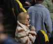 Soția și fiica lui Marius Șumudică, surprinse încălcând regulamentul pe Arena Națională la Rapid - FCSB
