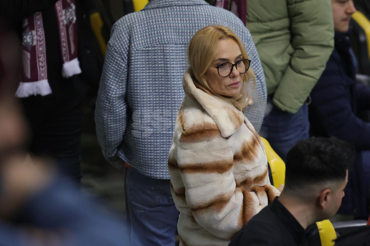 Fiica și soția lui Marius Șumudică