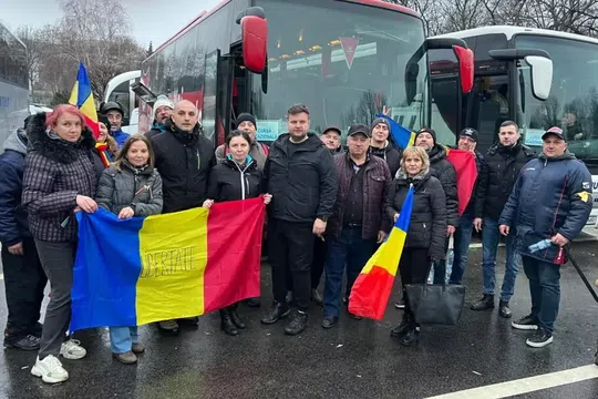 Autocarul lui Hermannstadt a dus oameni la protestul AUR din București // foto: Sebastian Suciu, Facebook