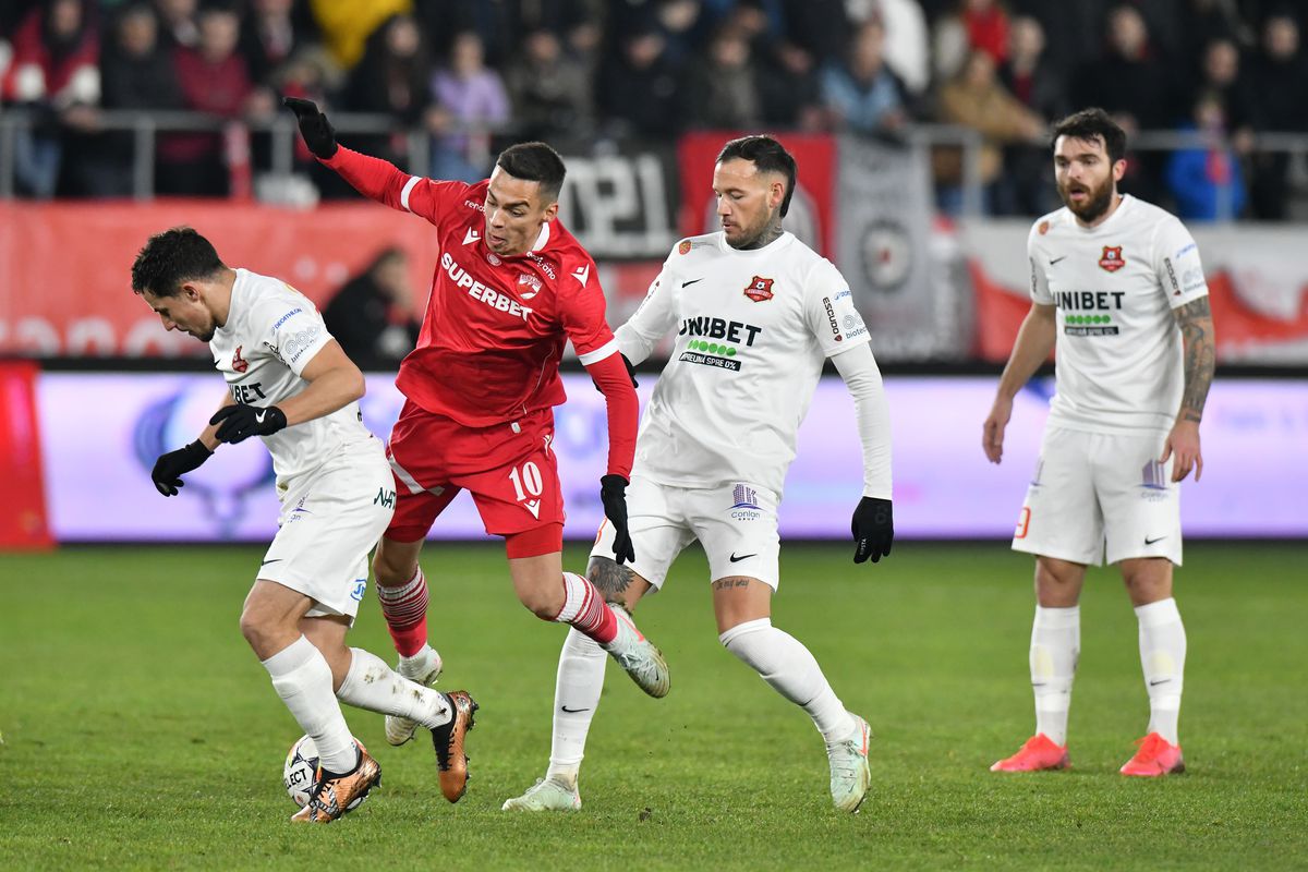 Daniel Niculae, enervat de jucătorul lui Dinamo: „Înscrie doar contra noastră”