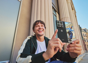 Motorola lansează razr fold și edge 70 fusion și aduce energia FIFA World Cup 26 către fani din întreaga lume
