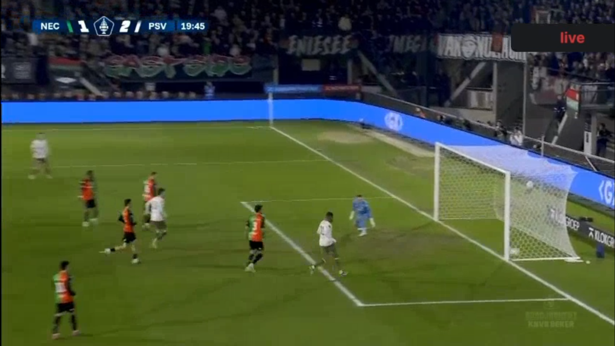 Dennis Man, gol frumos în Nijmegen - PSV » Românul a greșit apoi la reușita decisivă și a părăsit Cupa Olandei