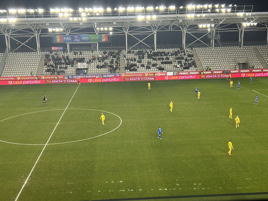 Andrea Părăluță a stat mai bine de 5 minute la mijlocul terenului/ foto: GSP Speranțe pentru Mondial. România, start ideal în preliminariile CM! Victorie cu Moldova în prima etapă a grupelor