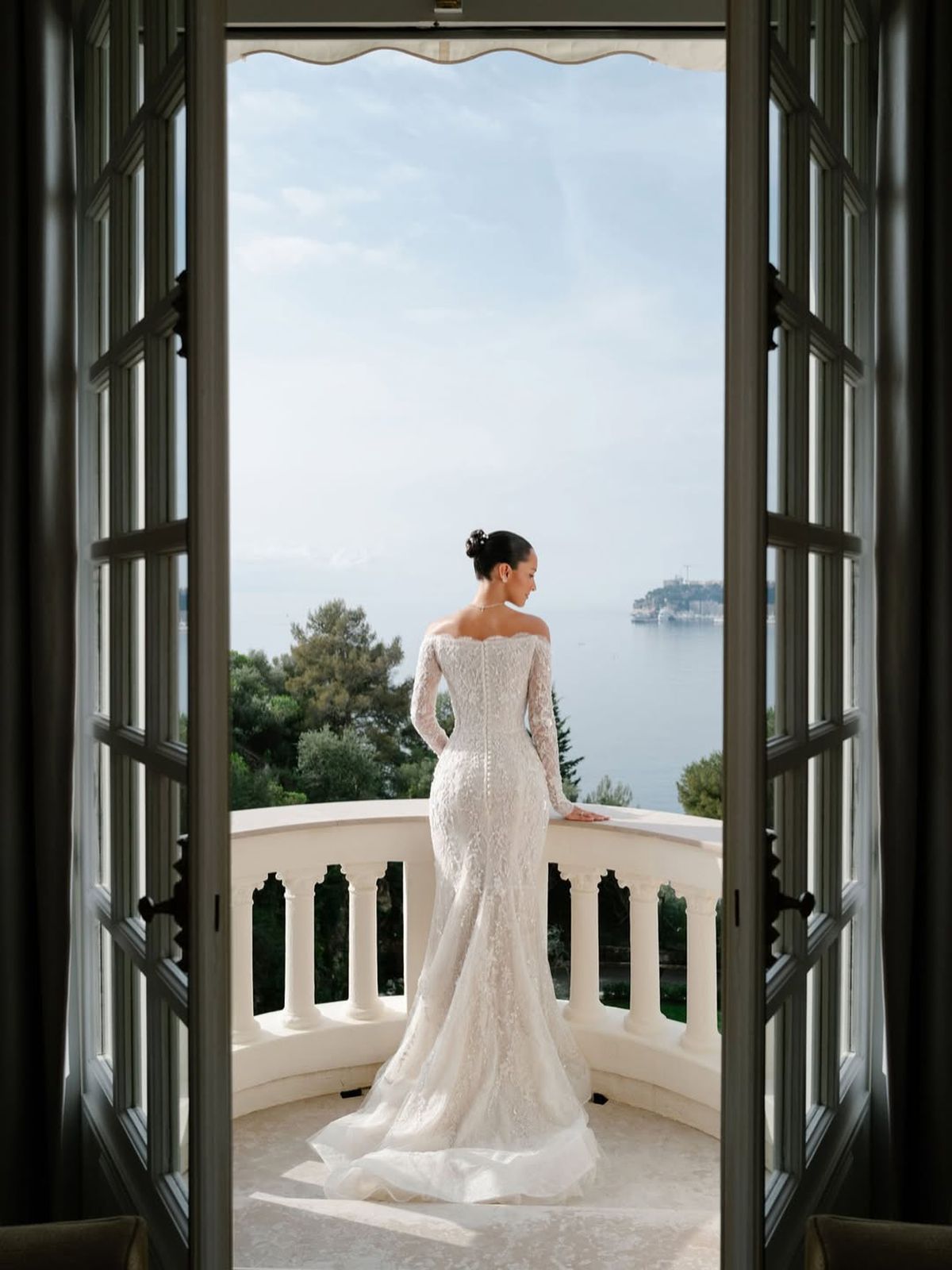 Charles Leclerc s-a logodit cu Alexandra, iubita-model! A plătit o avere pentru inel