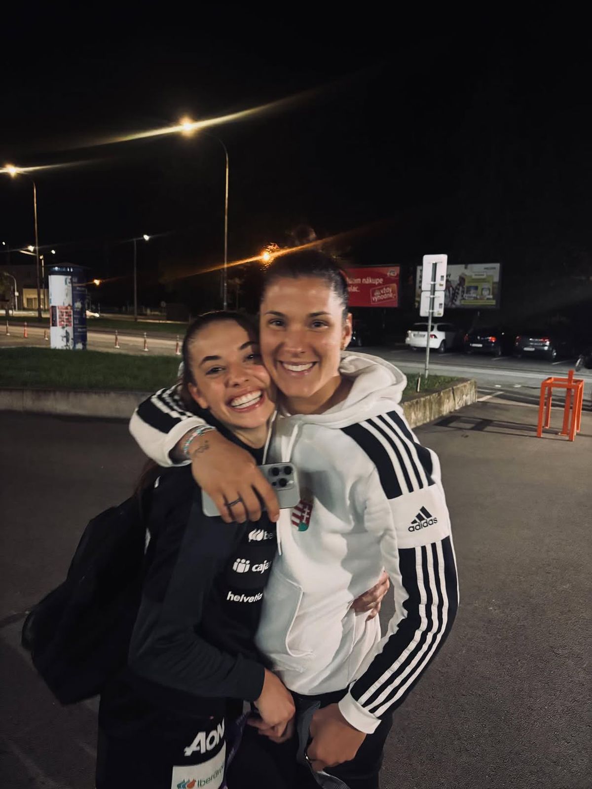 Încă un cuplu fericit în handbalul românesc » Mesaje la un an de relație: „Te iubesc mai mult decât orice”