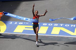 La 12 ani după prima suspendare, o câștigătoare a maratoanelor din Boston și Chicago a fost suspendată din nou