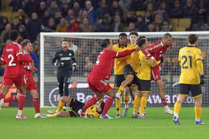 Înfrângere-șoc pentru Liverpool, în fața ultimei clasate din Premier League