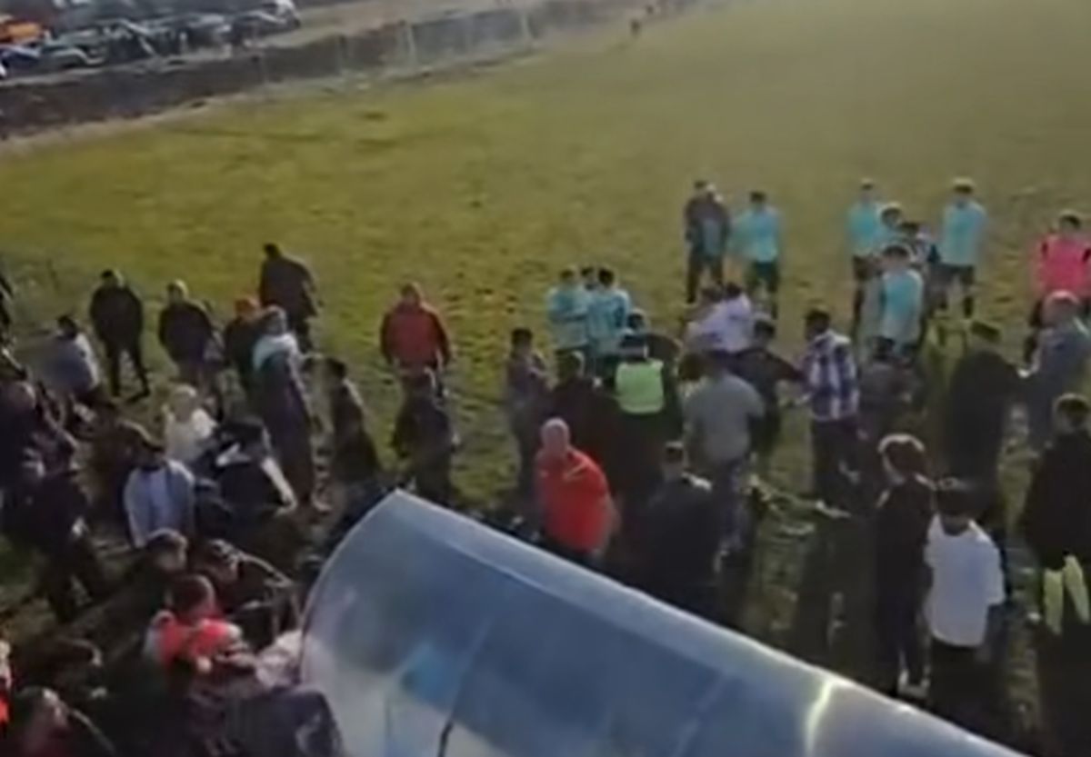 Scandal și bătaie generală la meciul din România! Poliția a intervenit de urgență