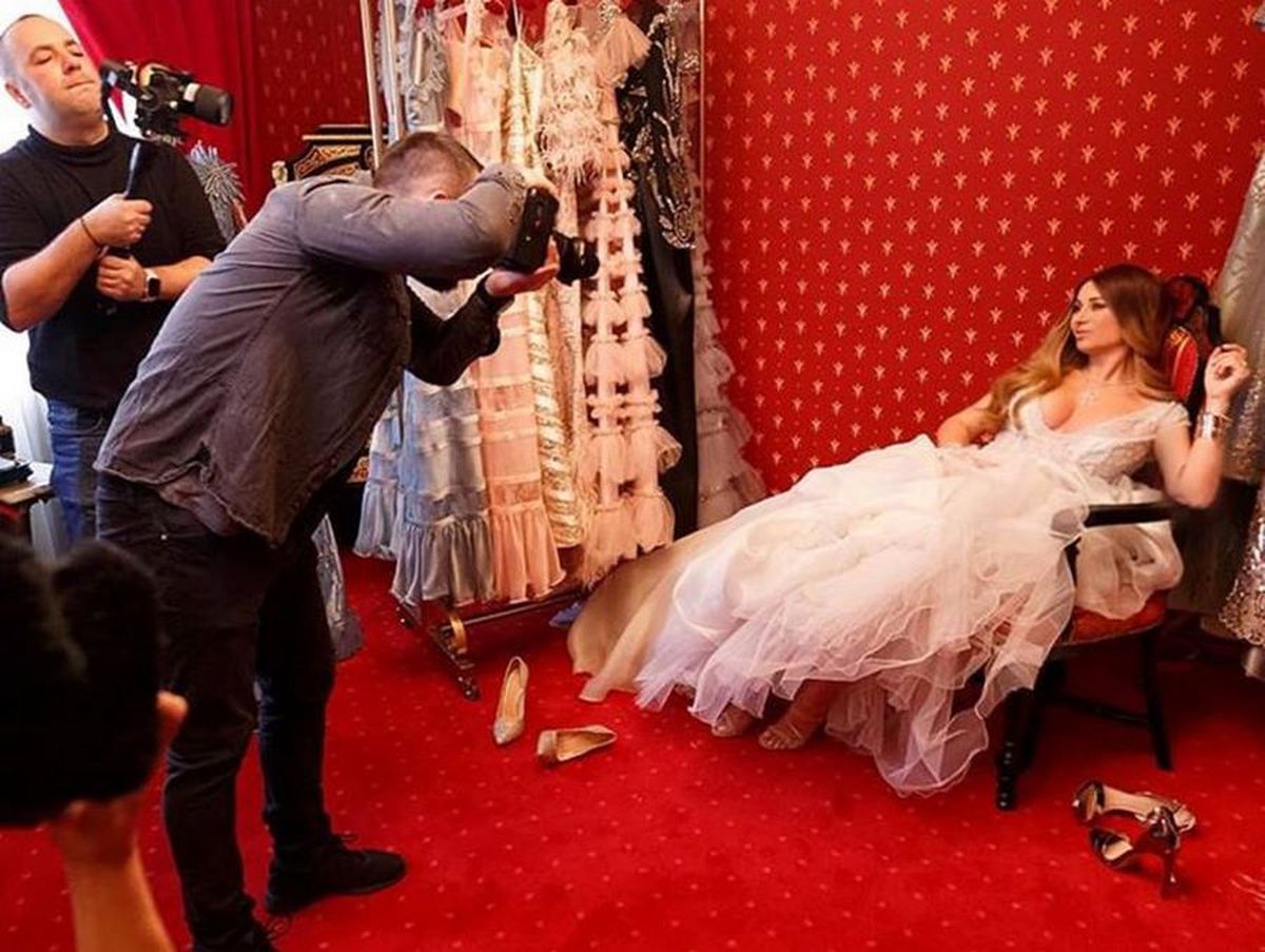 FOTO&VIDEO Anamaria Prodan, pictorial incendiar: în rochie de mireasă și fără lenjerie intimă