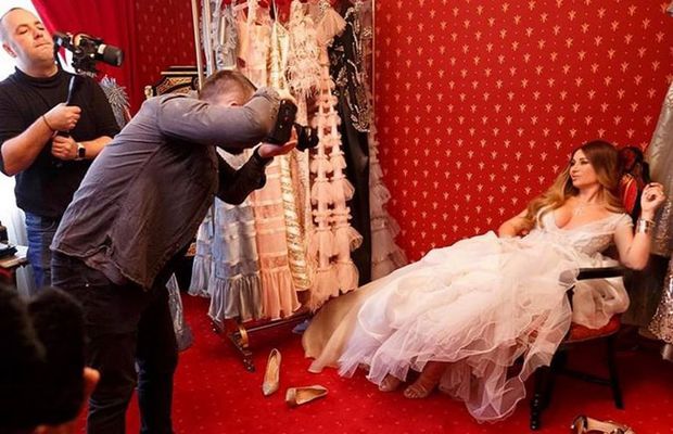 FOTO&VIDEO Anamaria Prodan, pictorial incendiar: în rochie de mireasă și fără lenjerie intimă