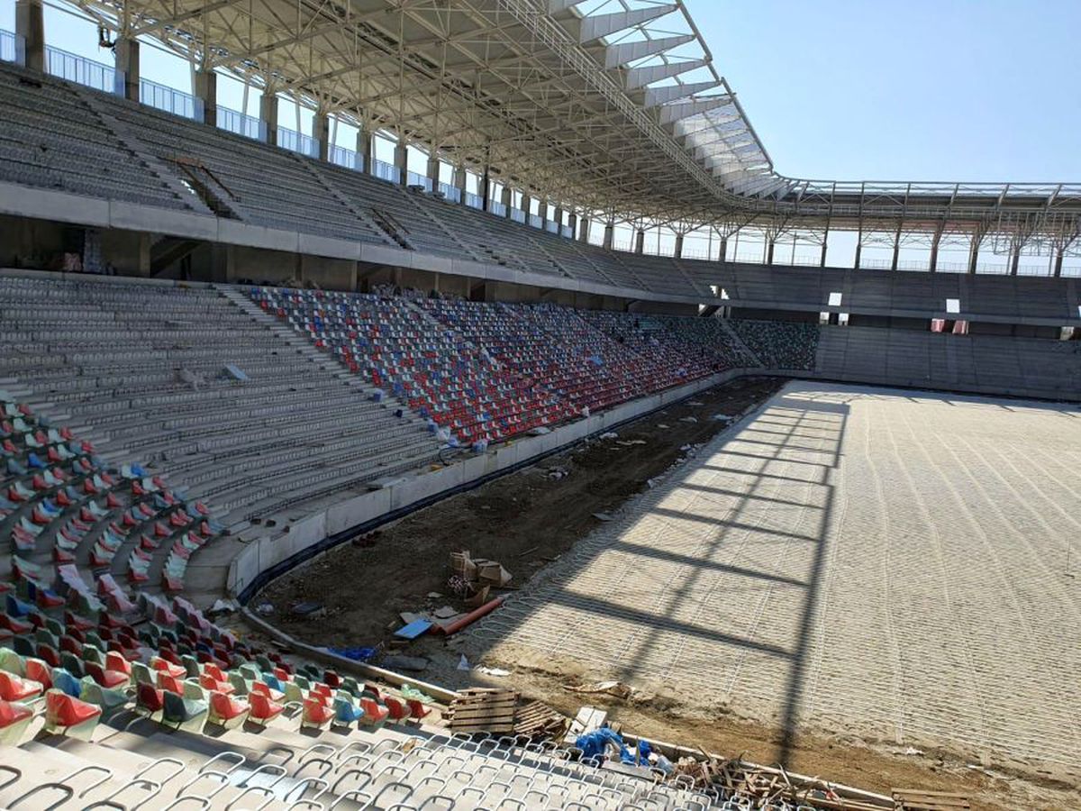 GALERIE FOTO Nu s-a oprit munca! Imagini de senzație de la stadioanele Steaua, Arcul de Triumf și Rapid