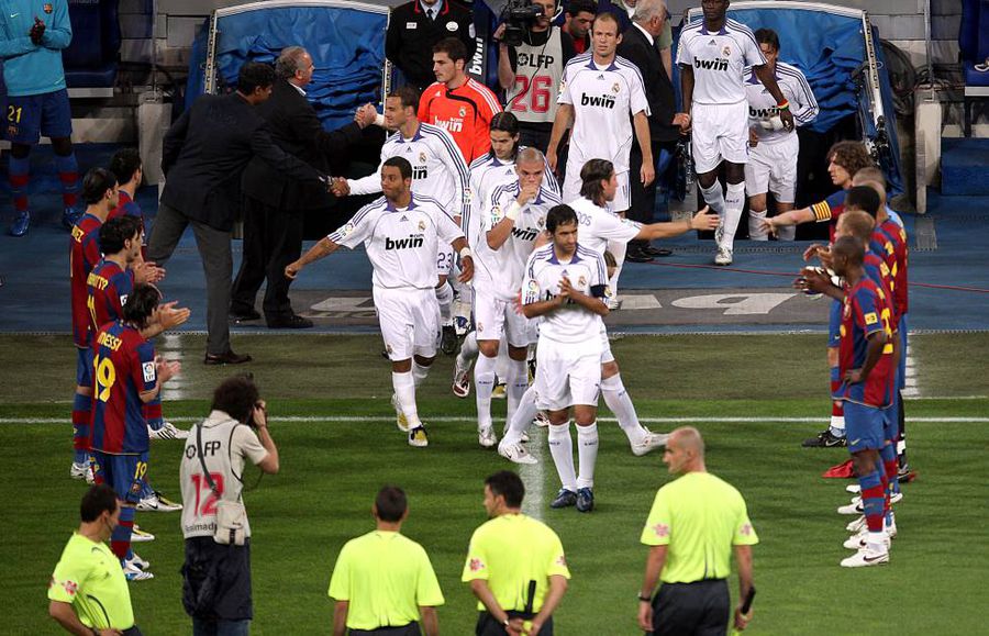 Barça și un „pasillo” memorabil pentru Madrid, campioană în 2008 Barça și un „pasillo” memorabil pentru Madrid, campioană în 2008