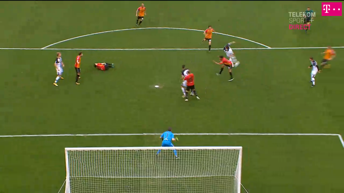 FOTO BENEVENTO - PARMA, GOL DENNIS MAN