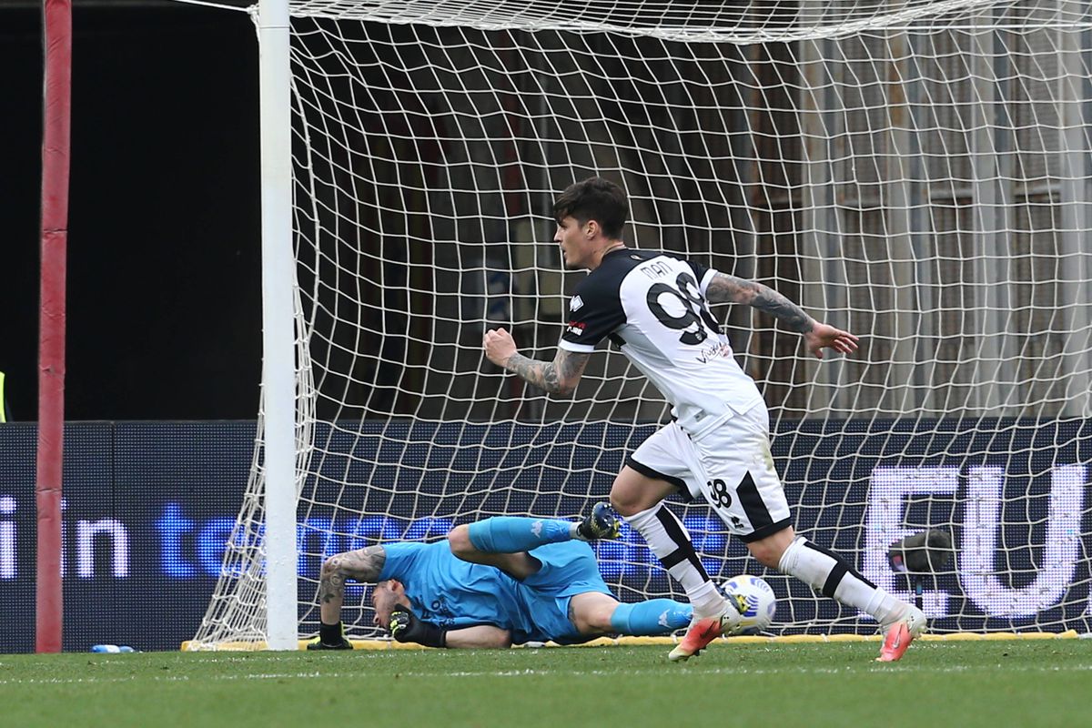 FOTO BENEVENTO - PARMA, GOL DENNIS MAN