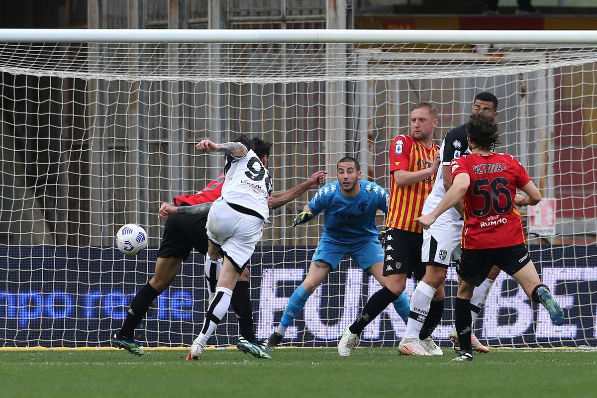 Benevento - Parma 2-2 » Dennis Man, primul gol în Serie A, după o execuție spectaculoasă! Mihăilă a intrat pe teren în minutul 77