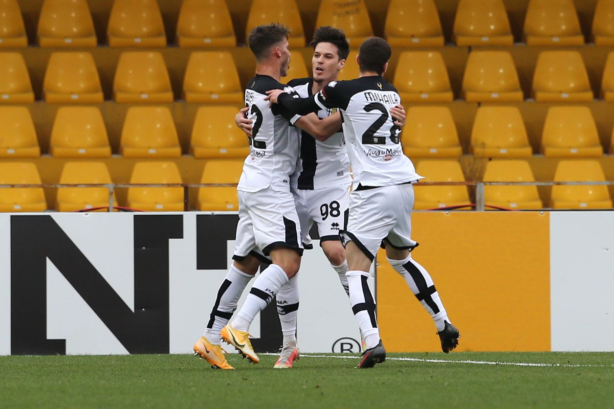FOTO BENEVENTO - PARMA, GOL DENNIS MAN