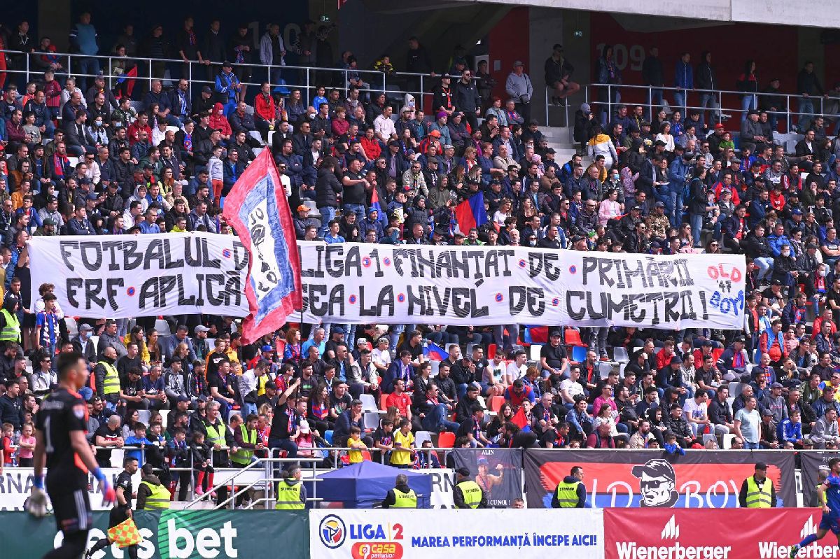 Continuă protestele! Ce nu s-a văzut la TV, în timpul derby-ului Steaua - Petrolul 2-1: „FRF aplică legea la nivel de cumetrii!”