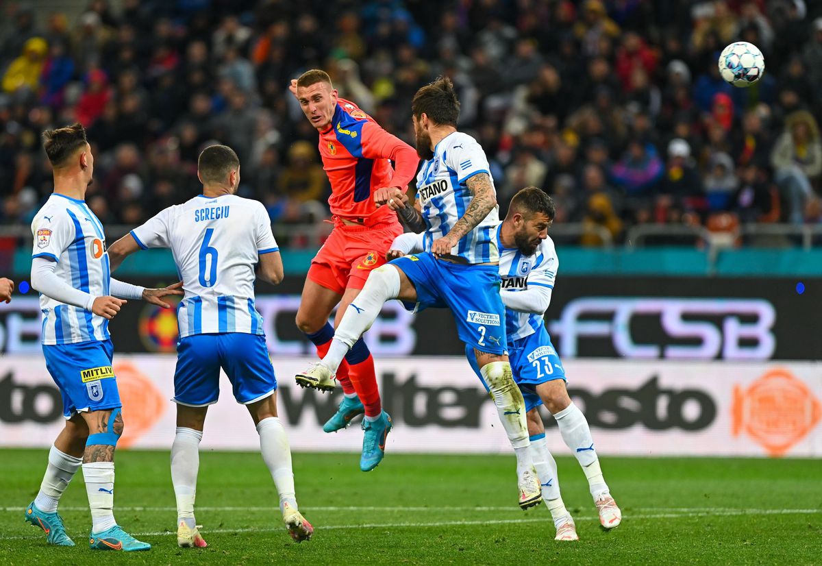 Între 4 și 9 » Repetentul și premiantul din FCSB - CS Universitatea Craiova 0-2