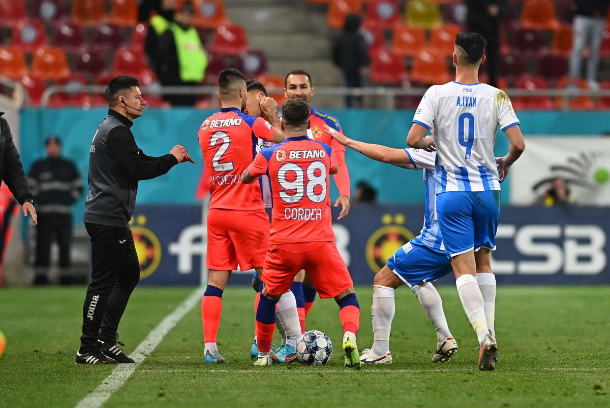 „Nu-mi place!” » Un titular de la FCSB, contestat în direct: „La noi vin doar jucători luați de pe internet!”