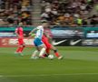A fost penalty la duelul Cristea - Ivan din FCSB - CSU Craiova? Ce arată reluările fazei