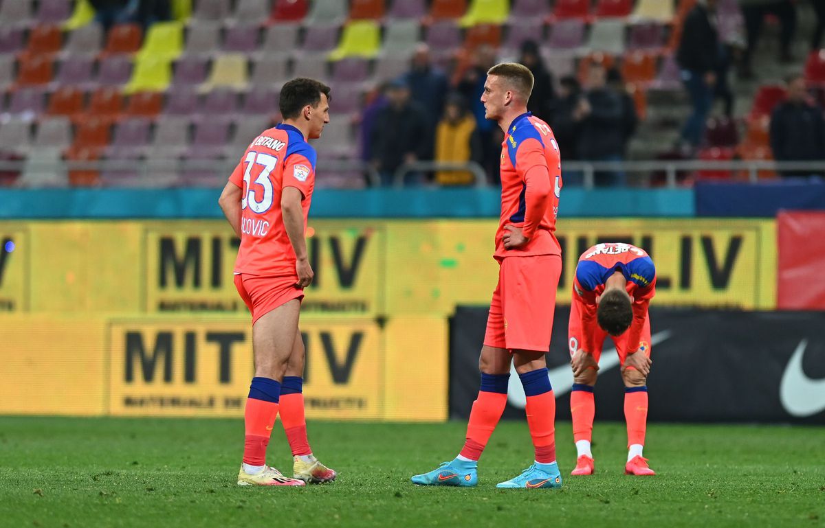 „Nu-mi place!” » Un titular de la FCSB, contestat în direct: „La noi vin doar jucători luați de pe internet!”