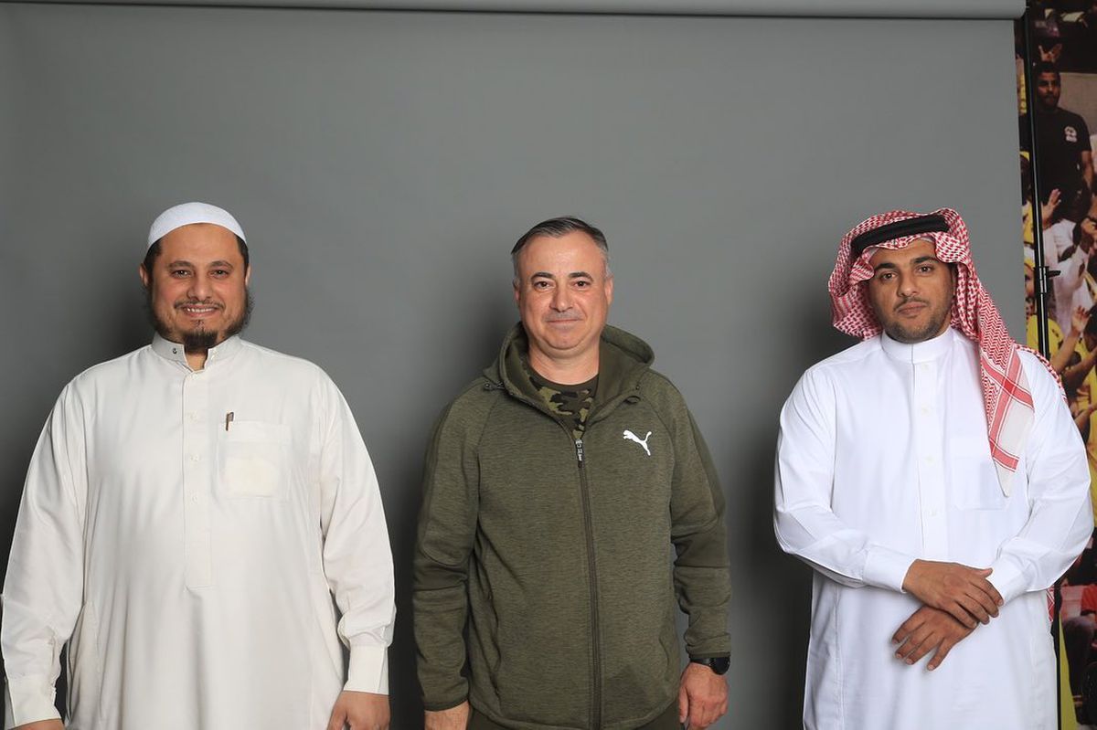 FOTO Daniel Borugă, antrenorul român cu un discurs ”perfect” în Arabia Saudită s-a convertit la islam. A depus jurământul în două limbi