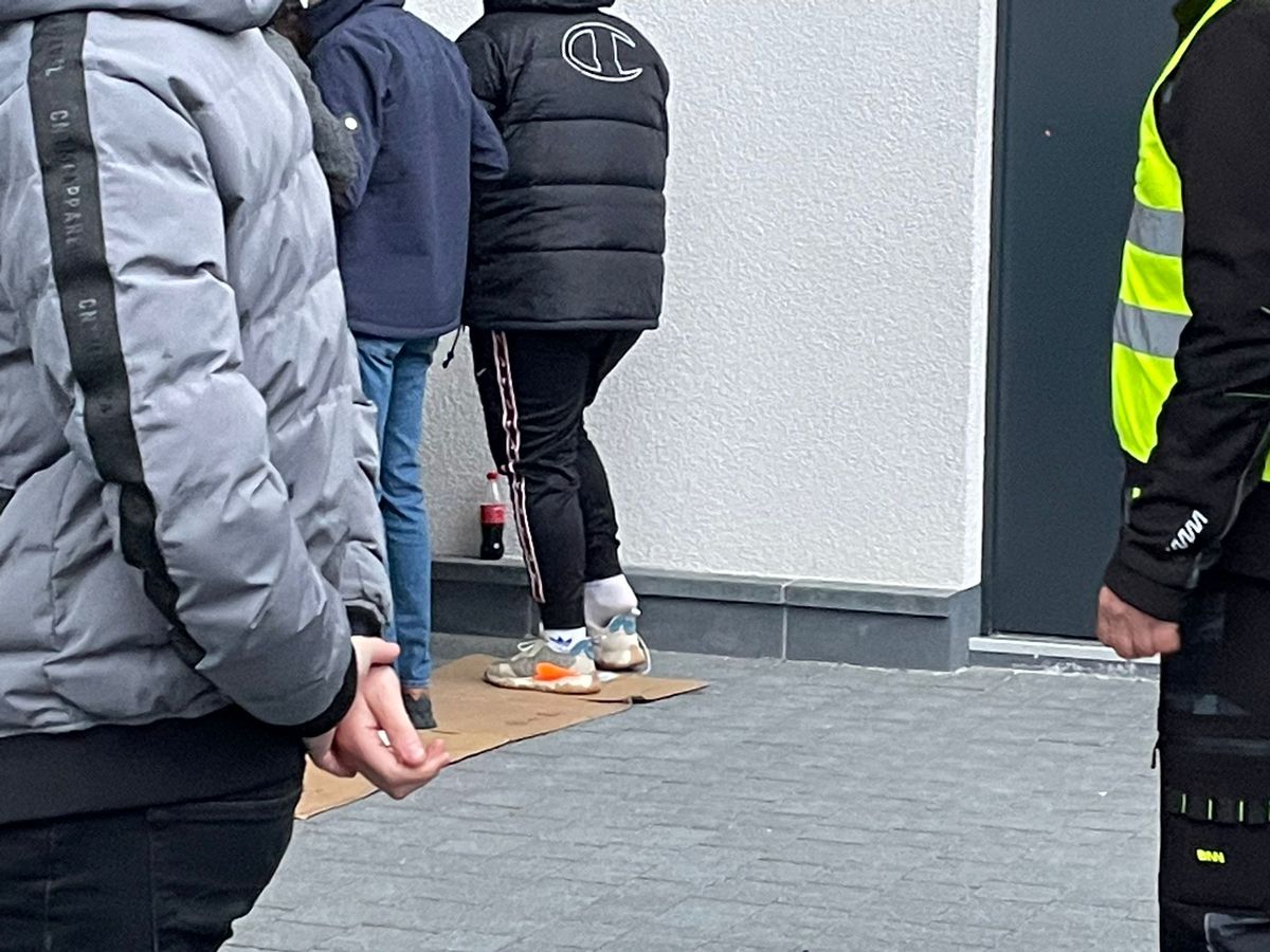 Gheorghe Mustață n-a intrat pe stadion la Sepsi - FCSB: „M-a sunat MM, mi-a zis că a vorbit. E păcat, dar prefer să stau aici lângă suporteri!”