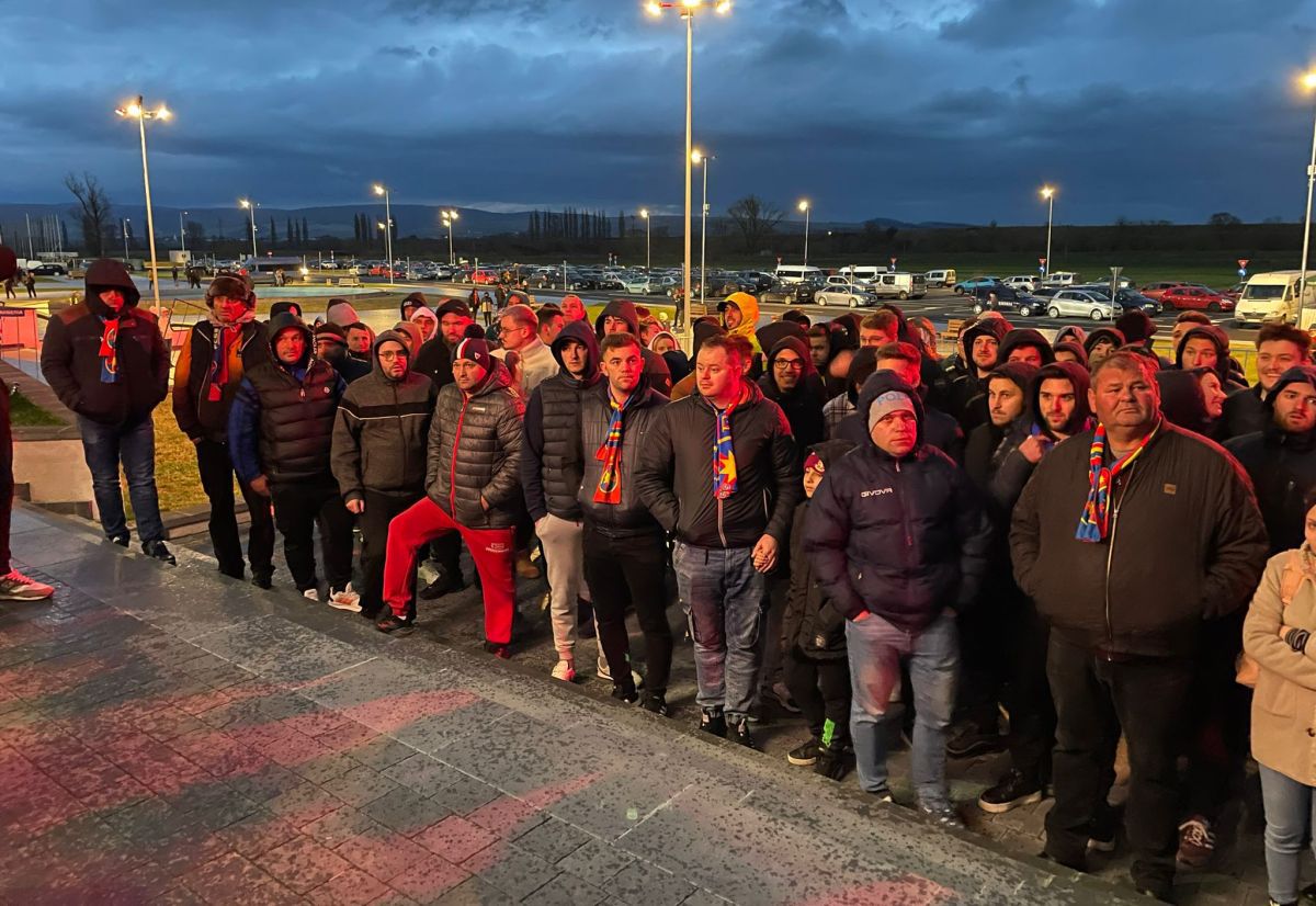 Gheorghe Mustață n-a intrat pe stadion la Sepsi - FCSB: „M-a sunat MM, mi-a zis că a vorbit. E păcat, dar prefer să stau aici lângă suporteri!”