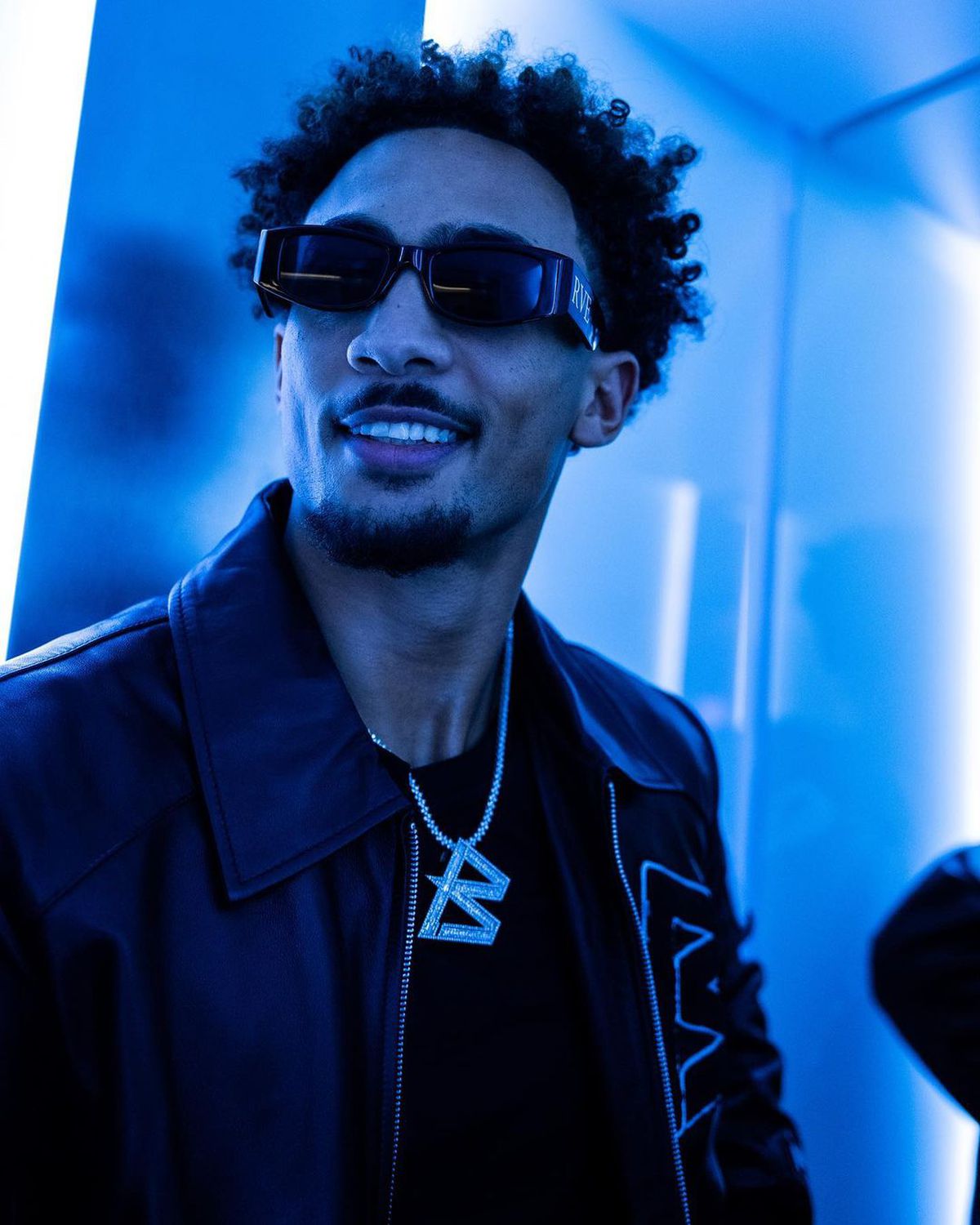 Noua senzație a boxului mondial » Își face KO adversarii în pași de dans și are o poveste de viață impresionantă: dat afară de la școală, prânz în toalete și un moment dureros