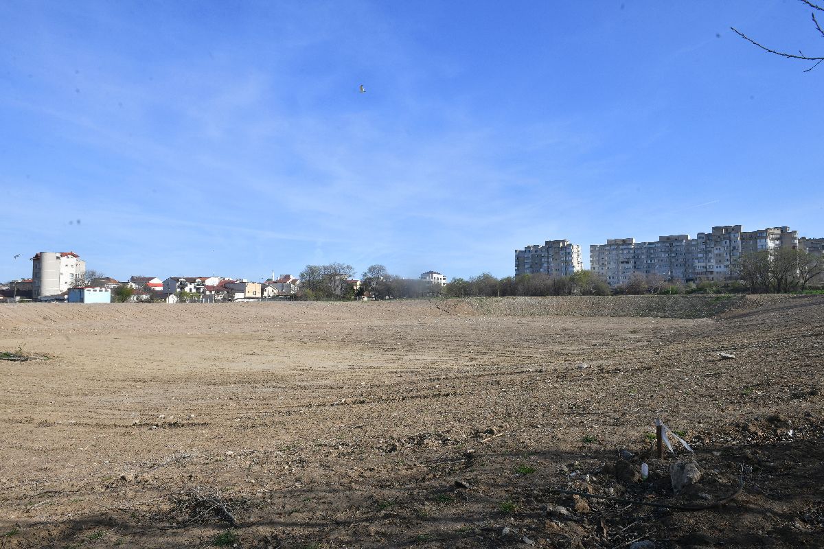 Pescărușii așteaptă muncitorii » Gazeta a vizitat șantierul stadionului de 100 de milioane de euro din România: care-i situația astăzi