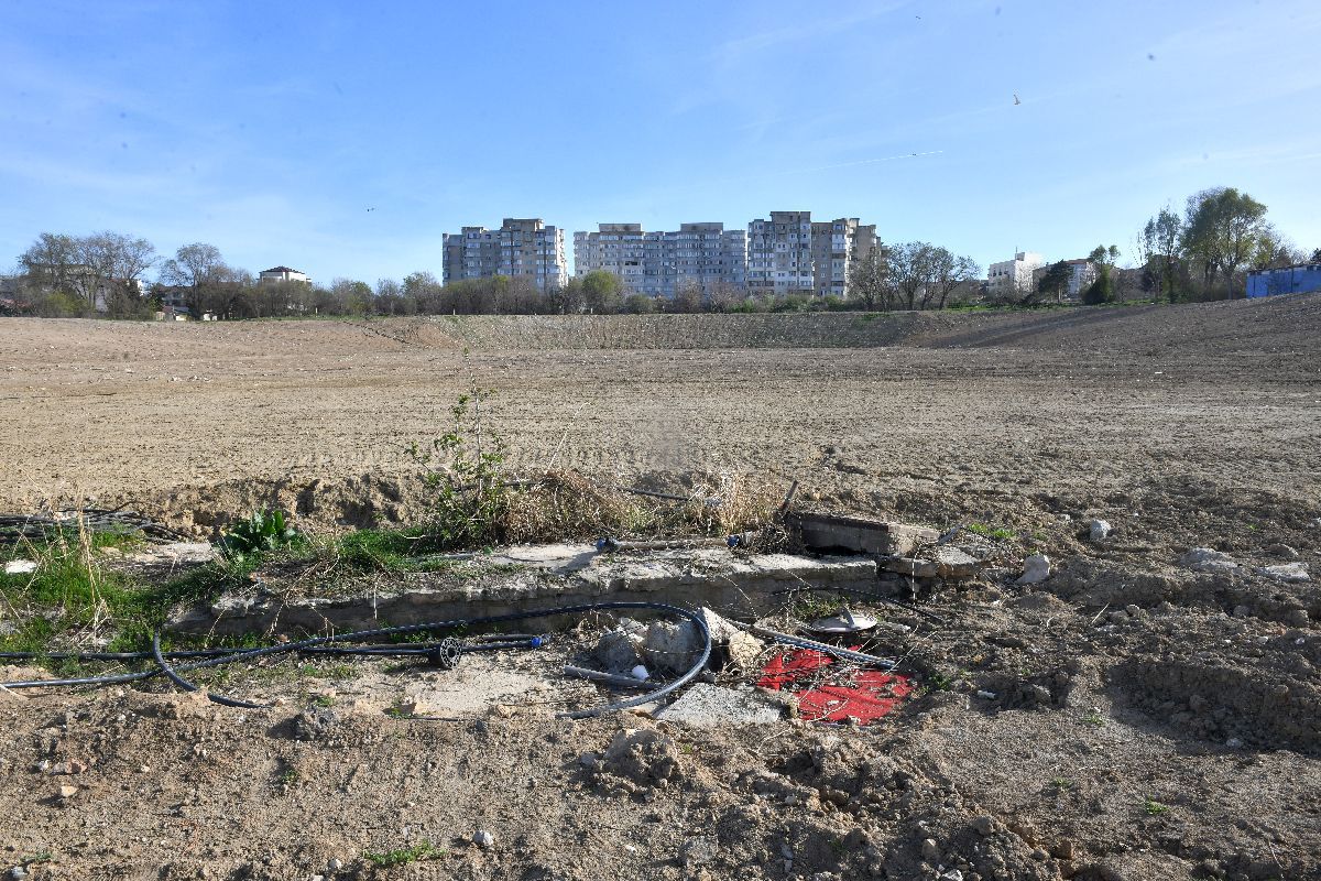 Pescărușii așteaptă muncitorii » Gazeta a vizitat șantierul stadionului de 100 de milioane de euro din România: care-i situația astăzi