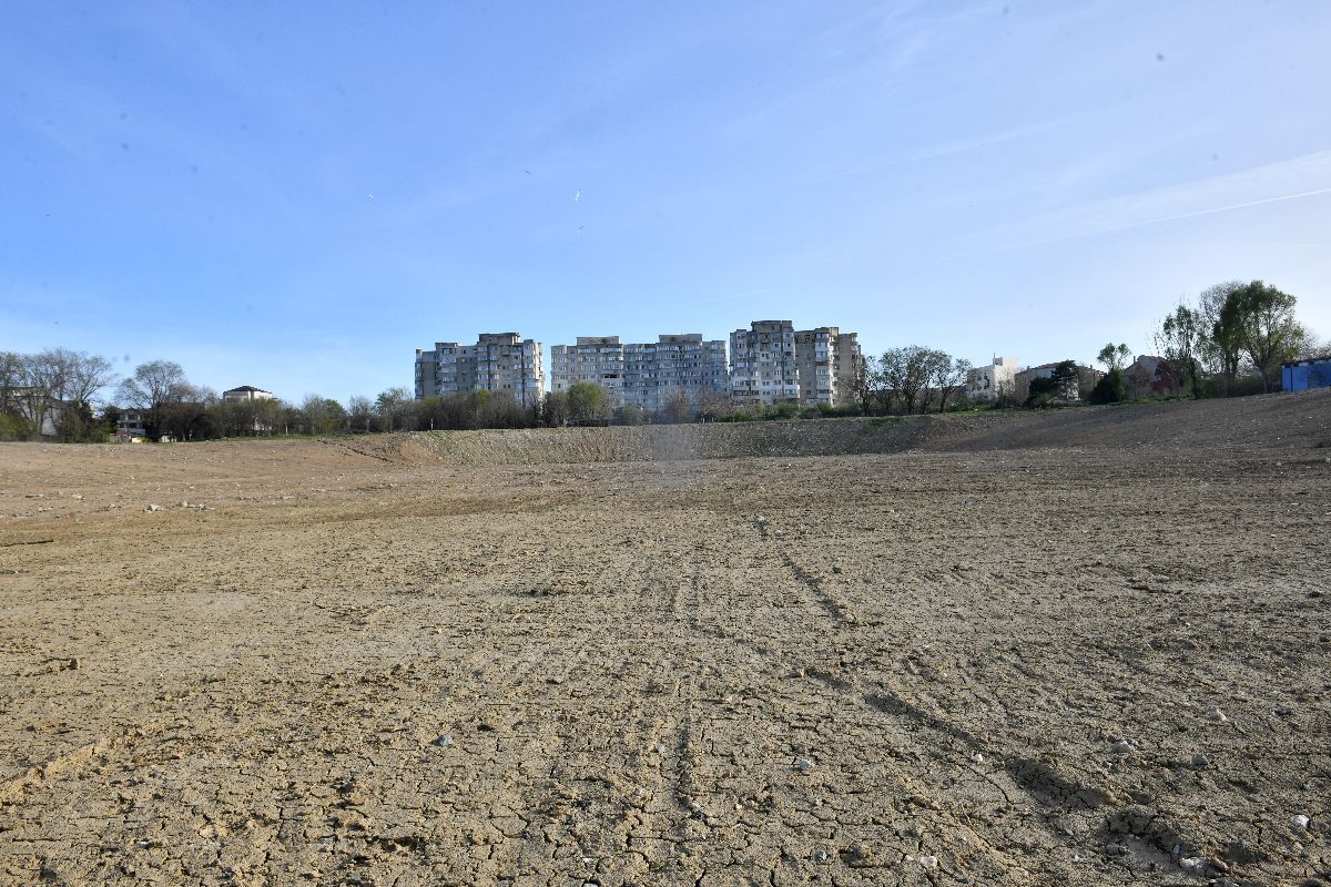 Pescărușii așteaptă muncitorii » Gazeta a vizitat șantierul stadionului de 100 de milioane de euro din România: care-i situația astăzi