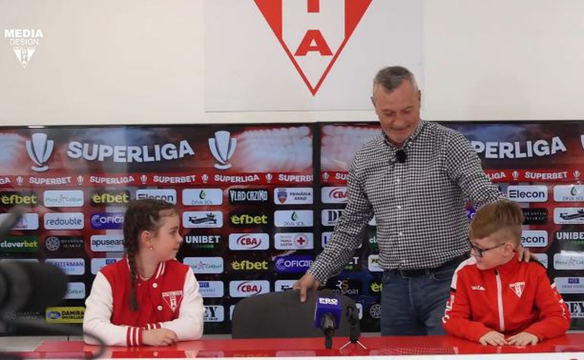 Conferință Mircea Rednic alături de copii