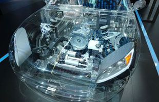 Toyota, revoluție în bateriile auto: baterie de 800km autonomie, care se încarcă într-un timp excelent