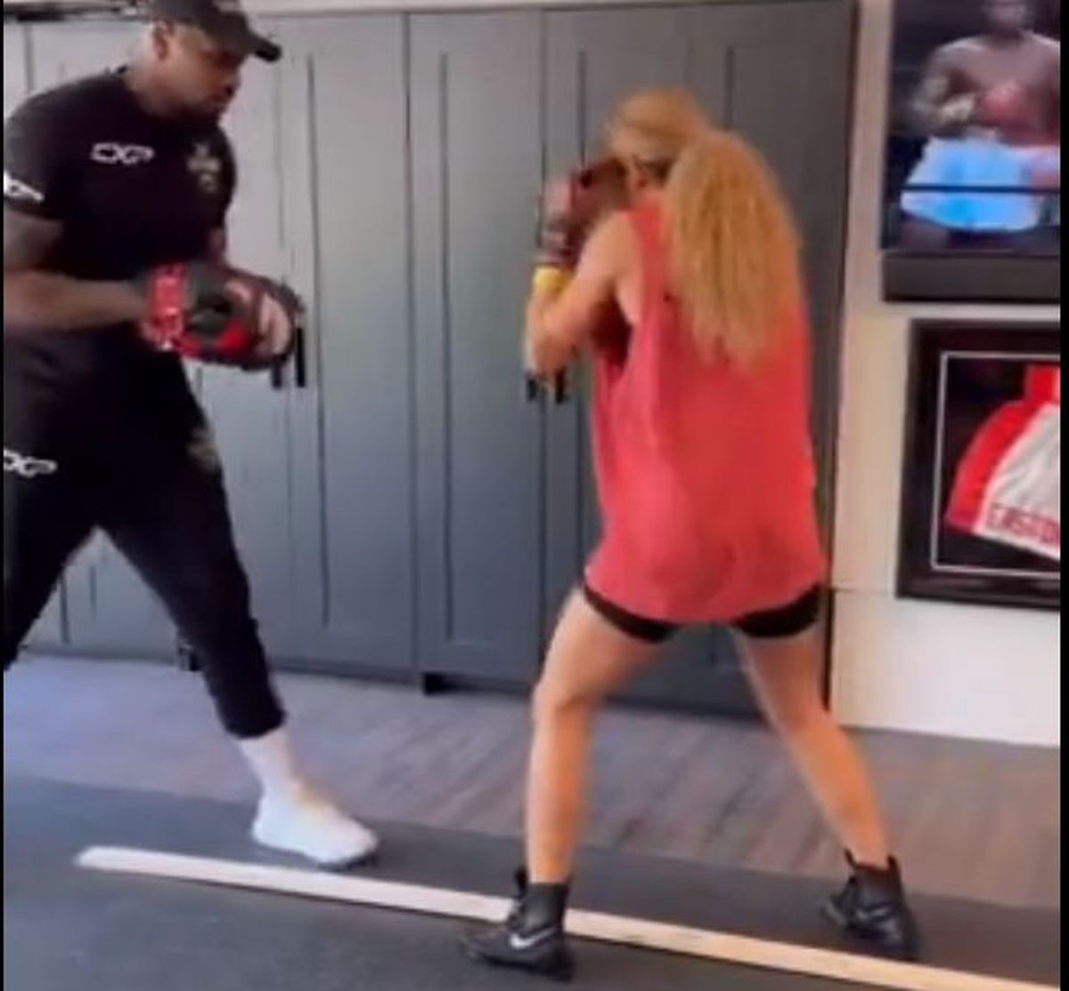 Kate Abdo, prezentatoarea cele mai spectaculoase emisiuni sportive, nu își mai ascunde relația » Primele imagini postate pe internet