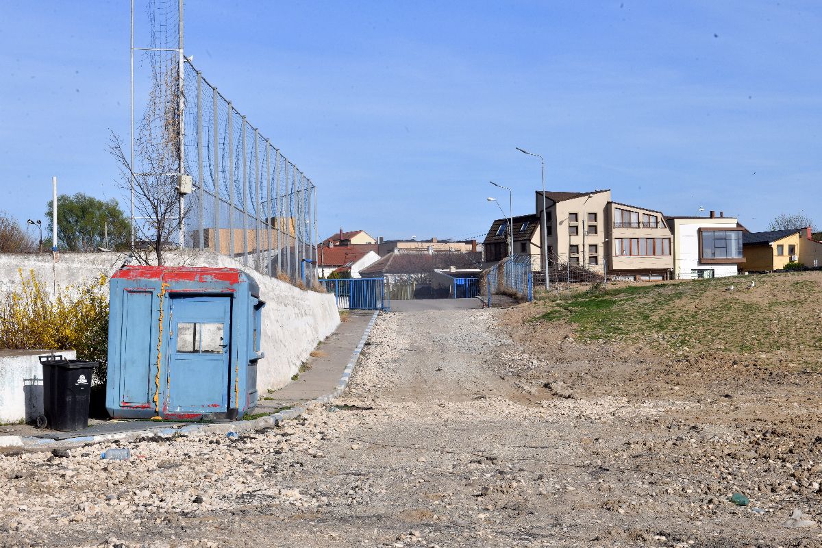Șantierul noului stadion Farul s-a transformat într-o junglă urbană, unde șobolanii mișună în voie » Ce se întâmplă cu arena? Vestea de ultimă oră anunțată de Gică Popescu