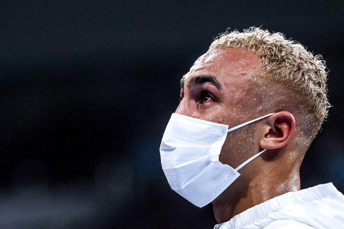 Noua senzație a boxului mondial » Își face KO adversarii în pași de dans și are o poveste de viață impresionantă: dat afară de la școală, prânz în toalete și un moment dureros