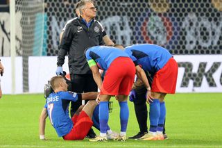 Doi titulari de la FCSB, out cu U Cluj + O revenire la roș-albaștri » Cum poate arăta echipa de start