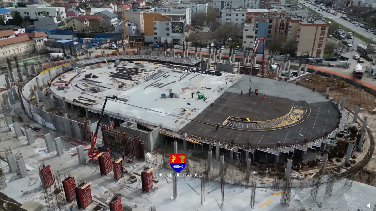 Arena multifuncțională din inima orașului capătă contur » Imaginile spectaculoase surprinse azi pe șantier