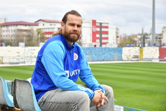Eric Bicfalvi, pe stadionul Oțelului, la revenirea în România