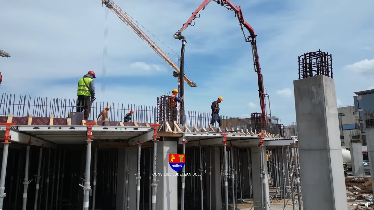 Arena multifuncțională din inima orașului capătă contur » Imaginile spectaculoase surprinse azi pe șantier