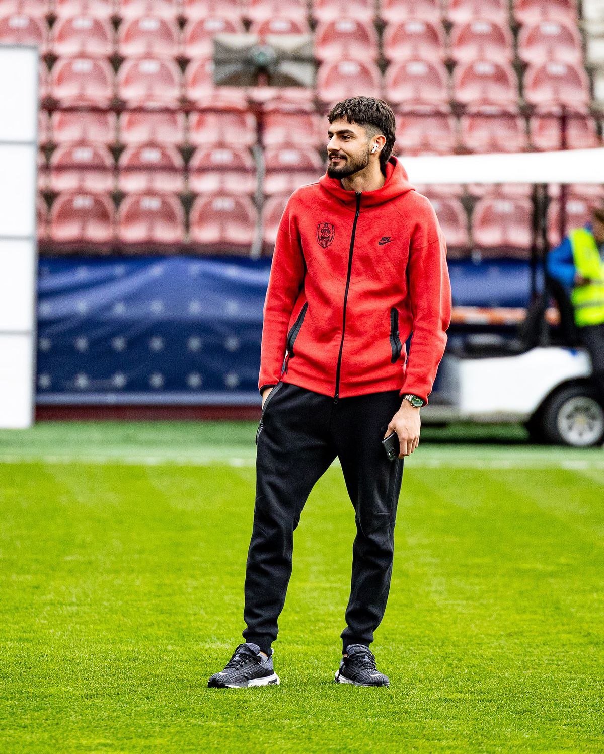 Pedeapsă inedită aplicată de Mirel Rădoi la vestiare » Antrenorul și-a explicat apoi gestul și a spus cine vrea să câștige Cupa României