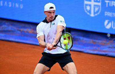 Marton Fucsovics s-a calificat în sferturi de finală la Țiriac Open trecând peste crampele care l-au făcut să se întindă pe prelată: „A fost ceva extrem”