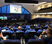 Pregătire pe simulatorul VAR pentru arbitrii din Superligă. FOTO: frf.ro